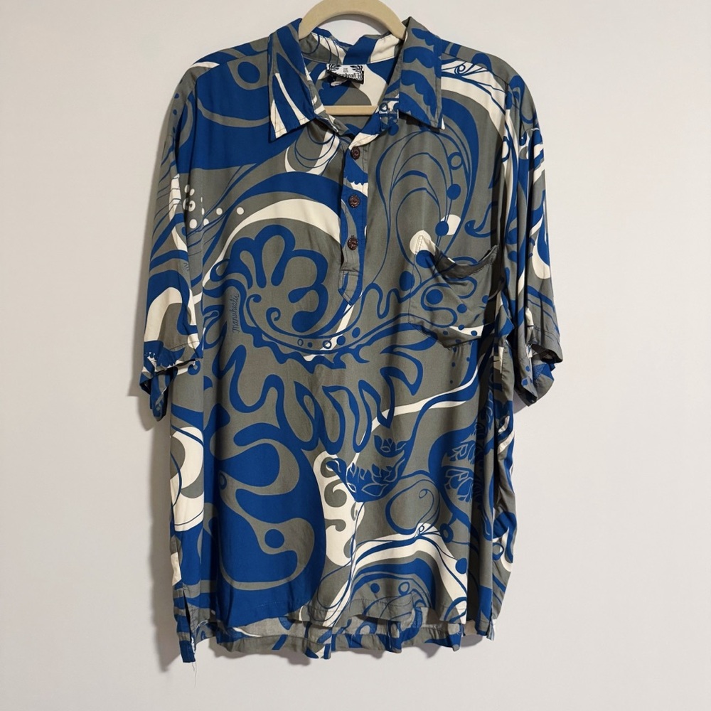 Manuhealii - Gray Blue and White Fern Print Short Sleeve Shirt